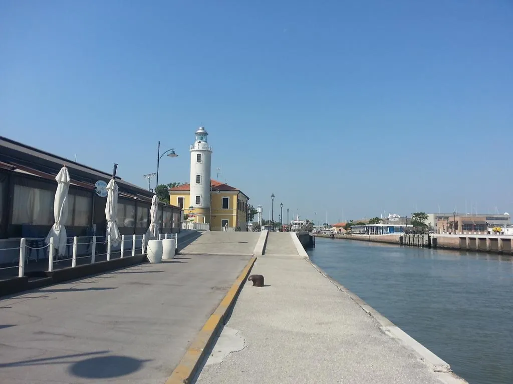 Hotel La Parigina Cesenatico 2*,